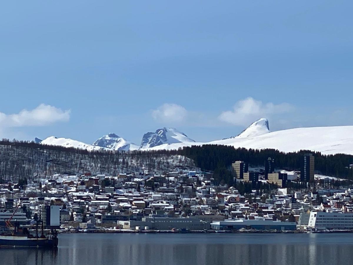 Polar Cozy Apartment - With View And Free Parking Тромсё Экстерьер фото