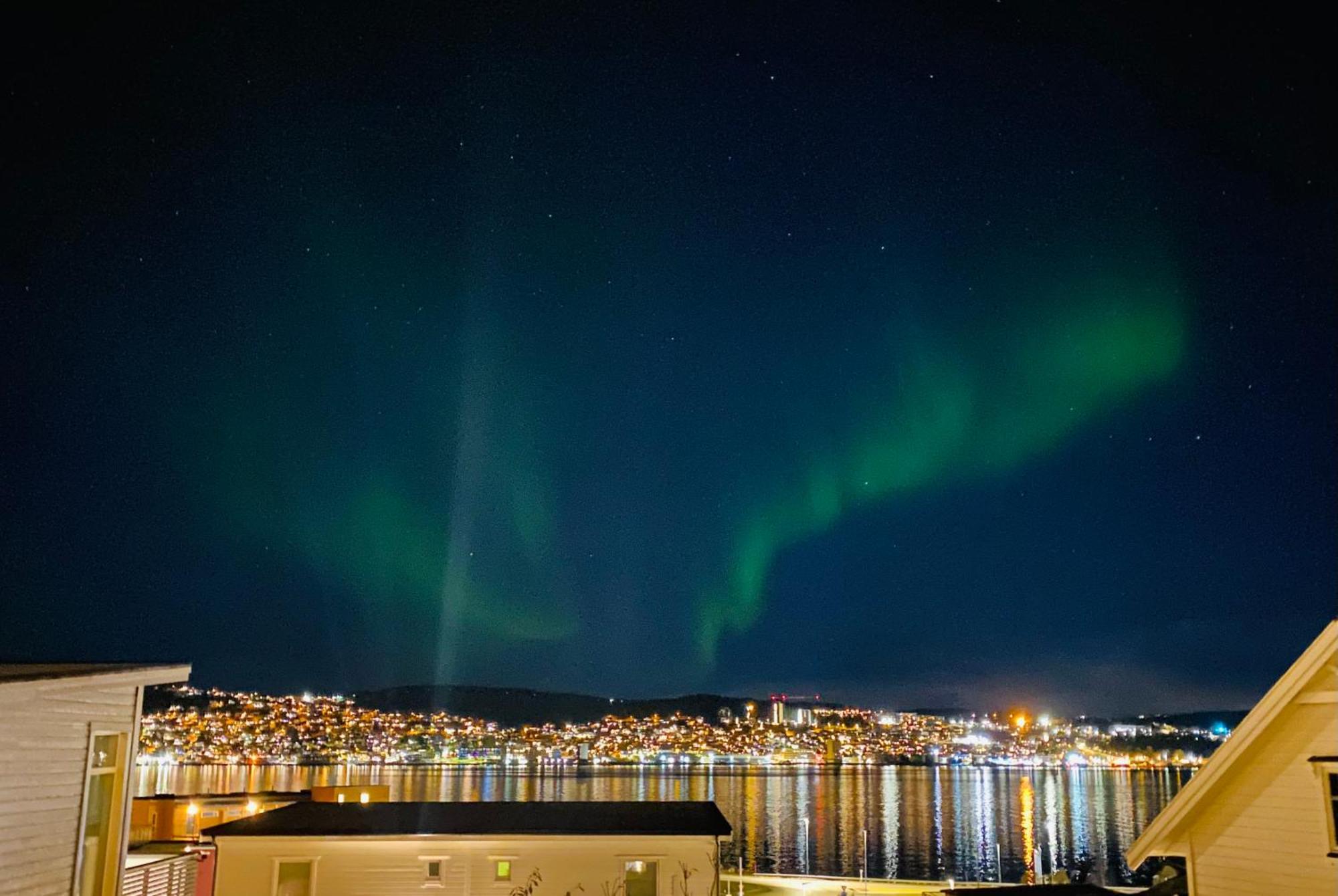 Polar Cozy Apartment - With View And Free Parking Тромсё Экстерьер фото